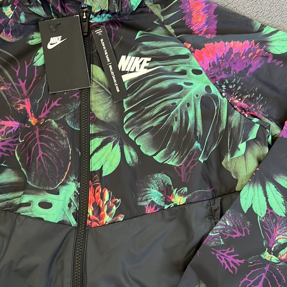 Nike Windbreaker - Picture 2 of 3
